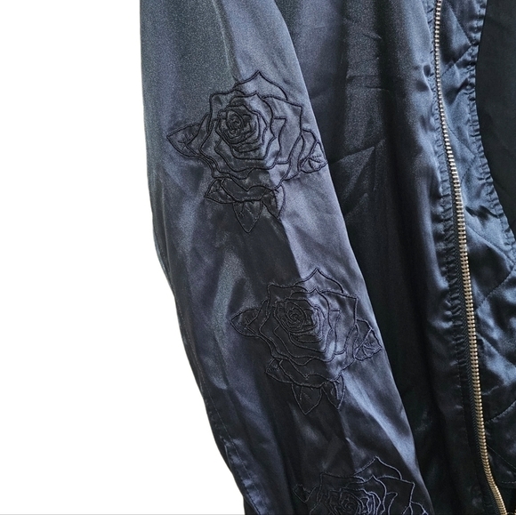 PacSun floral navy blue embroidered satin lined full zip jacket size sma… - Picture 2 of 14